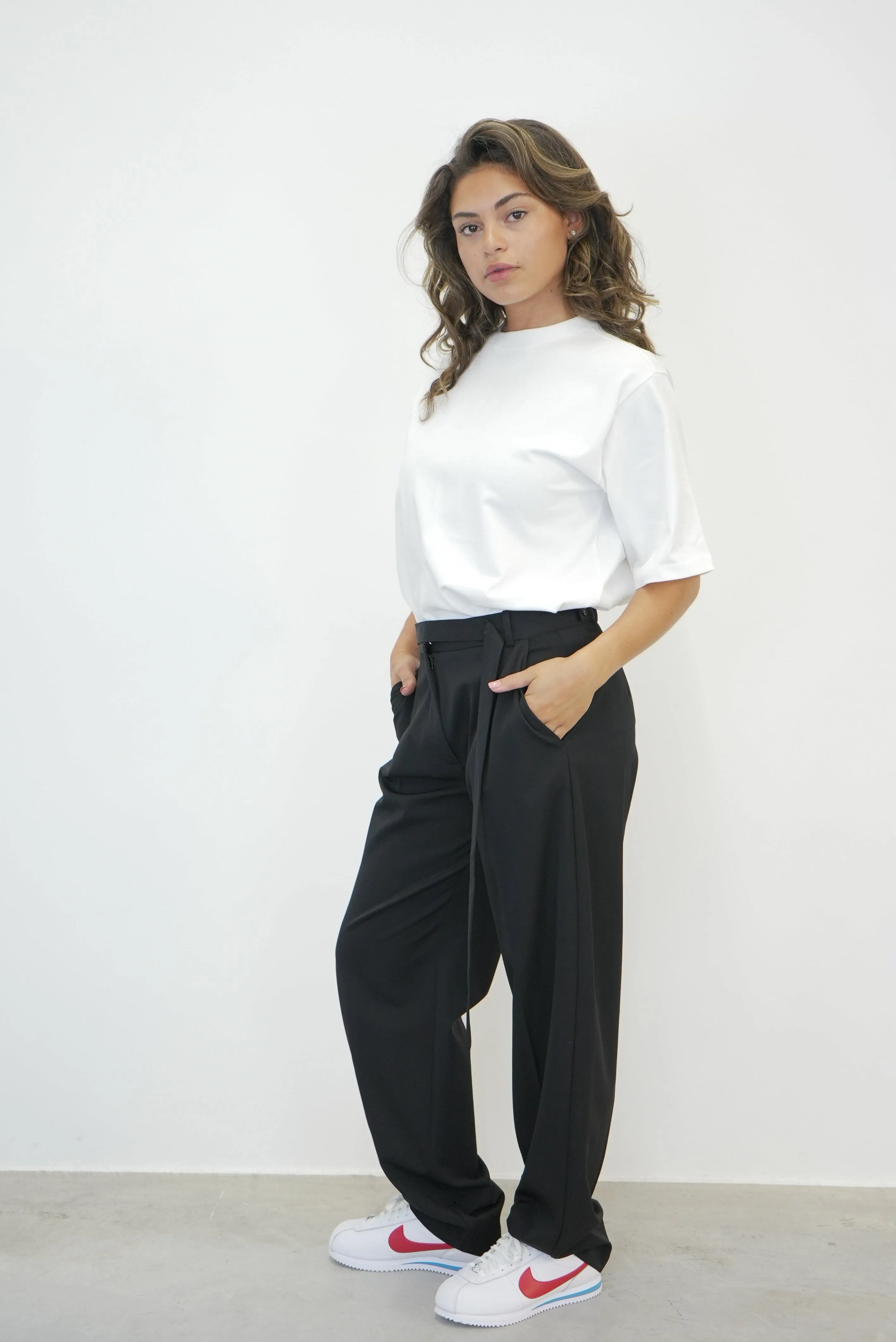 RELAXED FIT BELTED PANTS